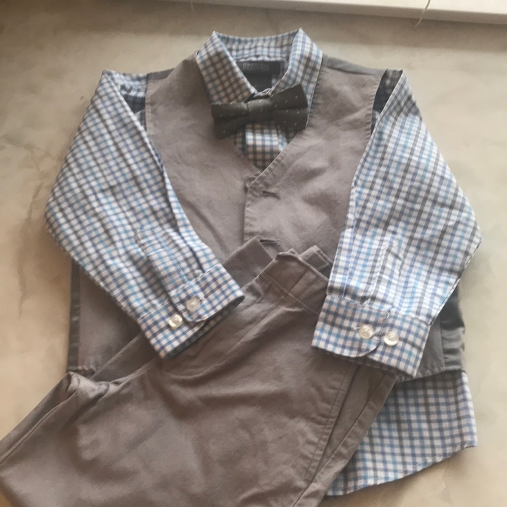 Kenneth Cole 4 price spring/summer suit.